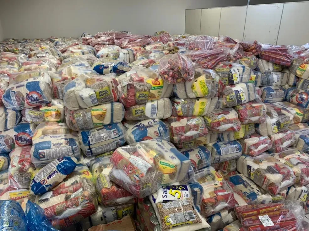 Beneficiários do Bolsa Família têm direito ao auxílio cesta básica; veja como se cadastrar e retirar