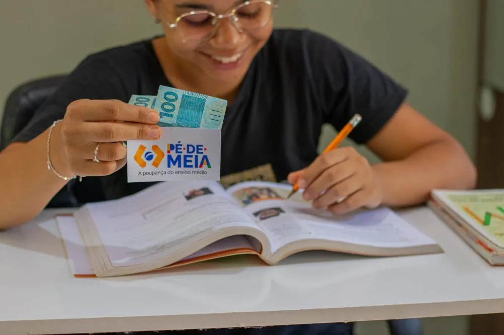 Ampliação do Programa Pé-de-Meia: Saiba quem pode receber R$200,000