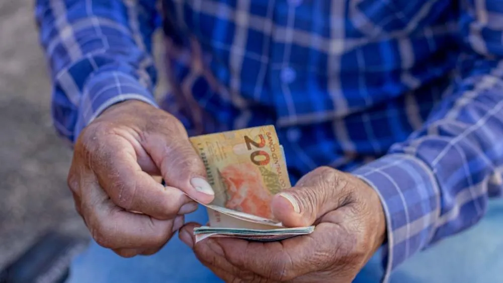 Governo confirma e vai Aumentar o BPC em 2025: veja o valor