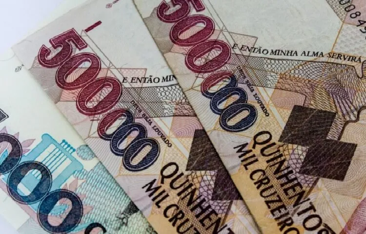Notas de dinheiro antigas podem valer muito? Saiba mais