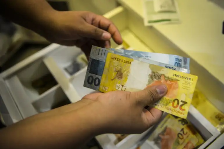 Governo Anuncia Novo Auxílio de R$ 540 para Desempregados; Veja se você pode receber