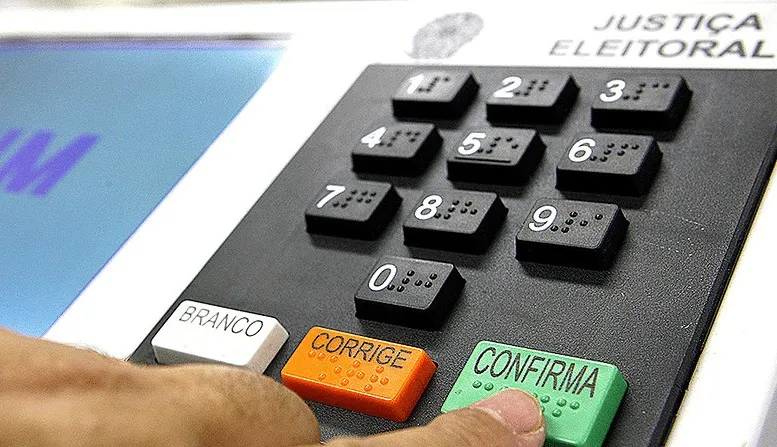 Eleições 2024: eleitor pode levar “colinha” para a cabine de votação