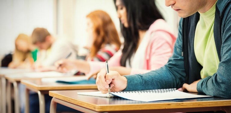 Estudantes também podem contribuir para o INSS para ter direitos aos benefícios previdenciários