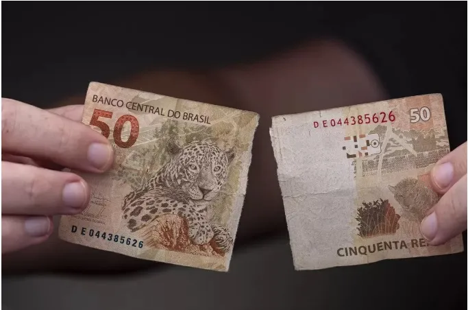 Nota rasgada vale? E colada com fita? Veja as regras do BC para notas danificadas