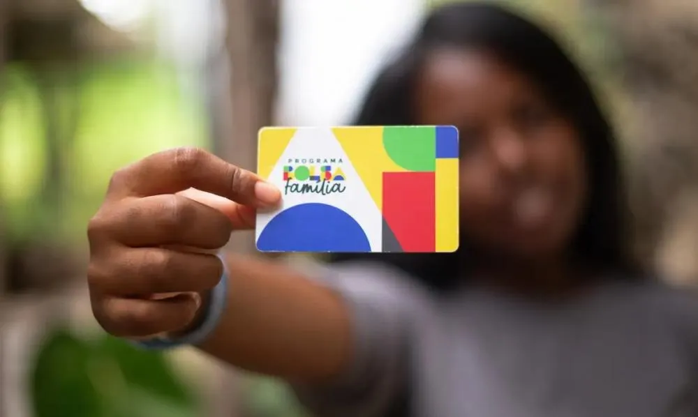 Caixa paga Bolsa Família a beneficiários com NIS de final 2; Veja o calendário completo