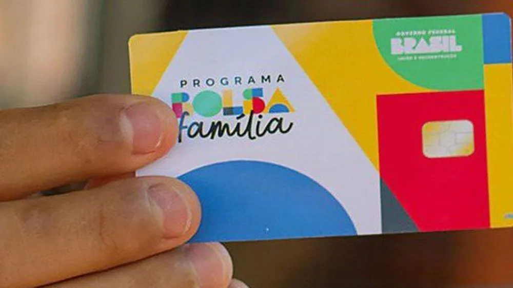Governo retira 7,6 bilhões do Bolsa Família
