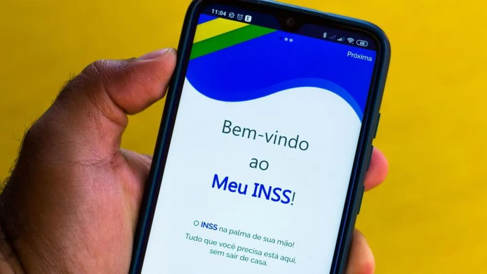 Aposentados precisam fazer a Prova de Vida para continuar recebendo o INSS