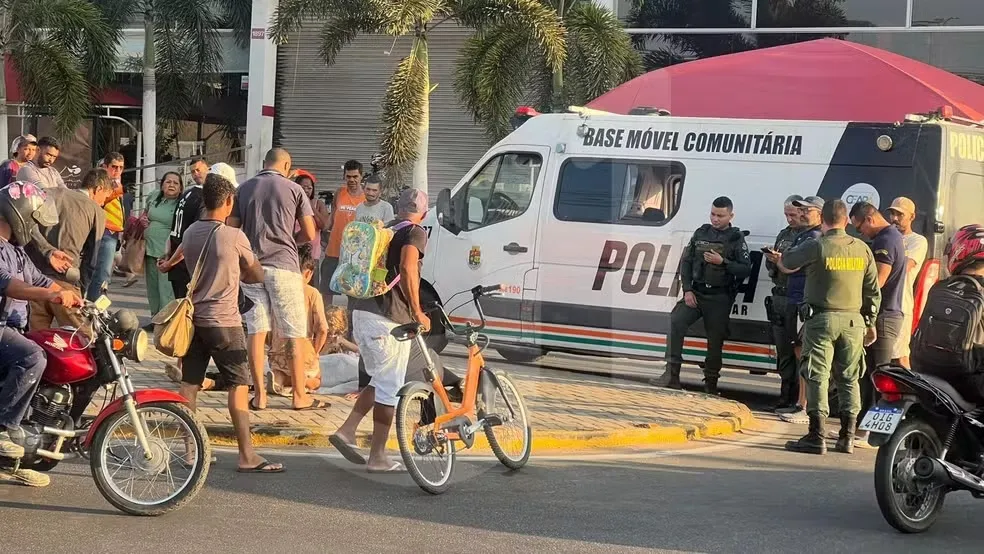 Mãe encontra o filho morto a tiros durante caminhada