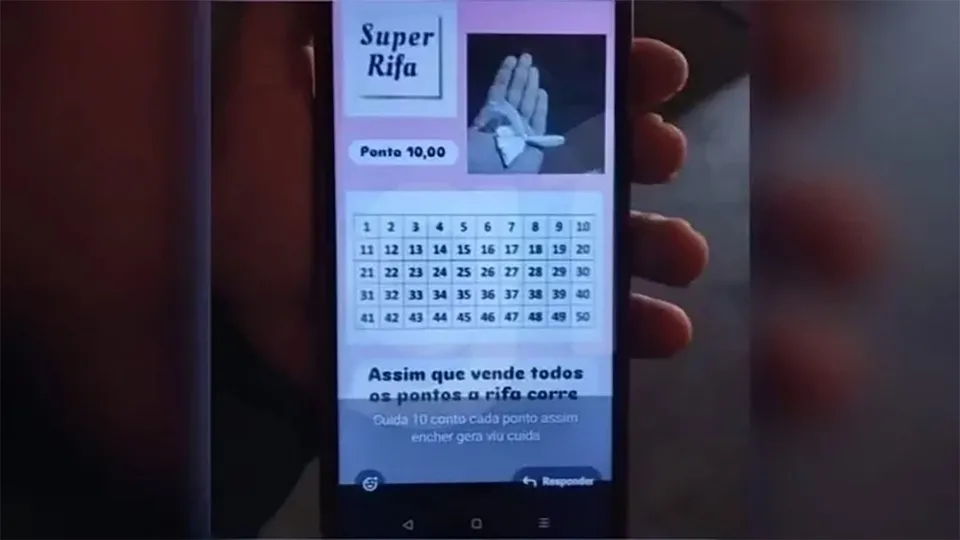 Suspeita de tráfico é presa após rifar pacote de cocaína por R$ 10