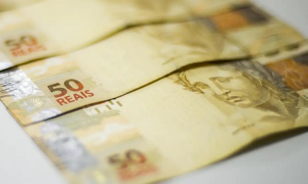 Inscritos no CadÚnico podem receber mais de 2 mil reais Veja como