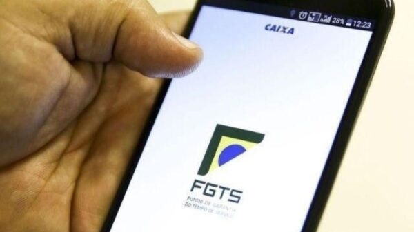 CAIXA libera saque do FGTS para trabalhadores nascidos em abril