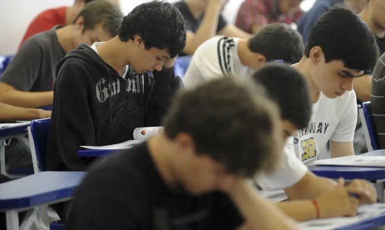 Pé-de-Meia: 6 dicas para você ficar por dentro do programa
