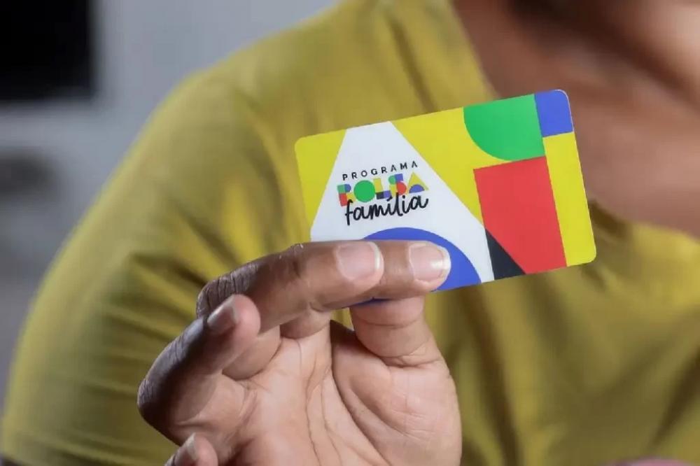 Inscritos do Bolsa Família podem receber R$ 902 do Governo neste mês