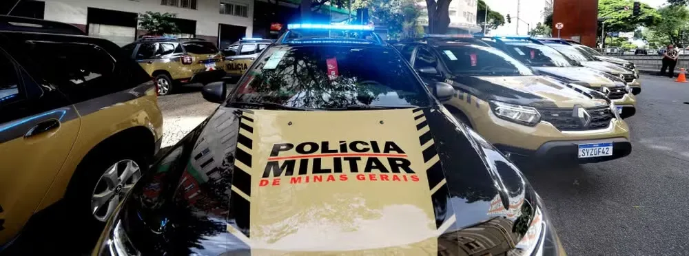 Mulher esfaqueia vizinho após “troca de olhares” em ponto de ônibus
