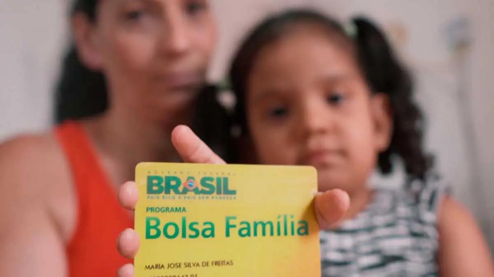 Governo Lula Anuncia Benefício Adicional para Mães Solteiras no Bolsa Família