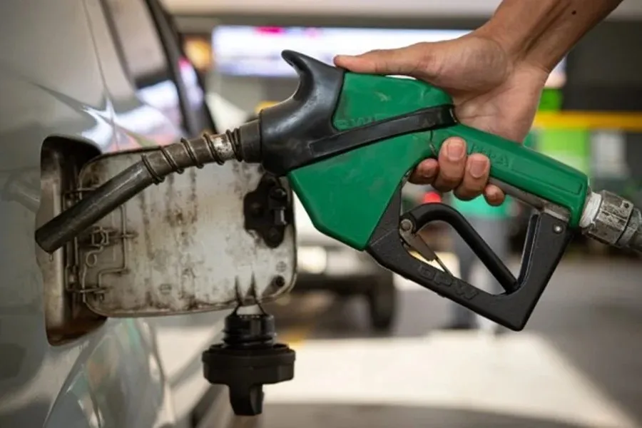 Gasolina ou etanol? Escolha errada pode pesar no seu bolso no fim do mês