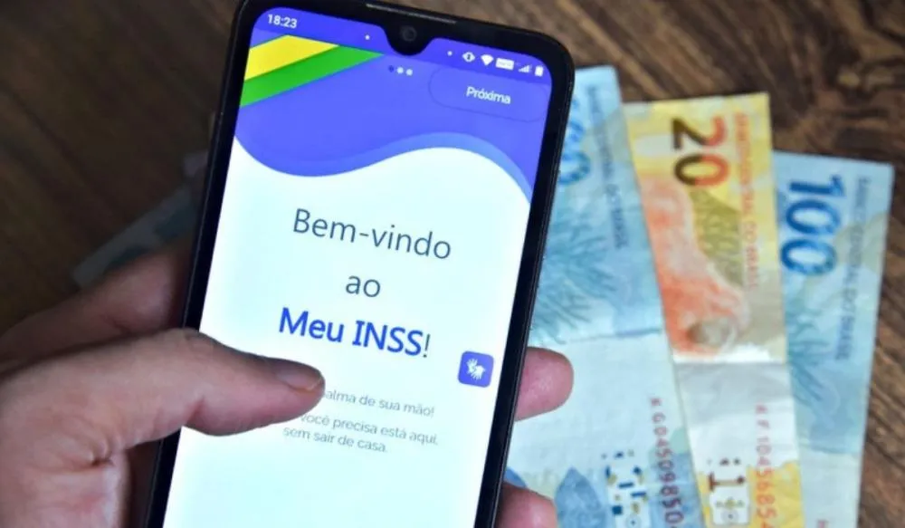 INSS começa a pagar 13º salário de aposentados e pensionistas
