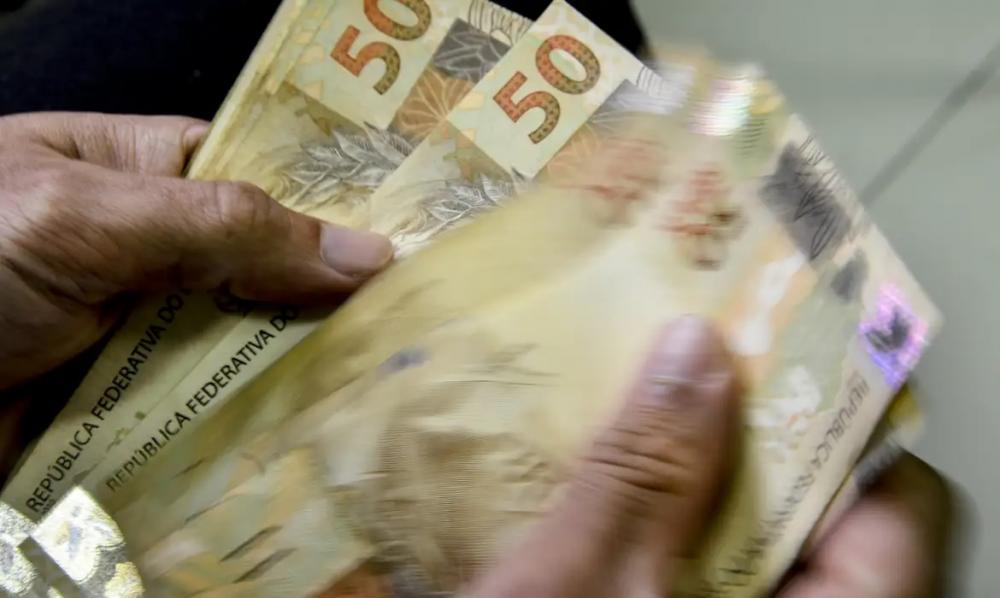 Saiu hoje (11/04) Novo salário mínimo de R$ 1.856,94 chega ao bolso do trabalhador em 2024