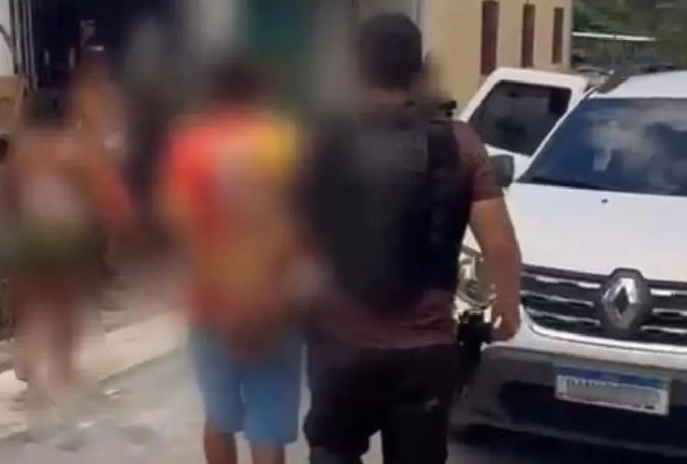 Polícia Civil prende homem por agredir filho recém-nascido, que teve fraturas na costela e no crânio