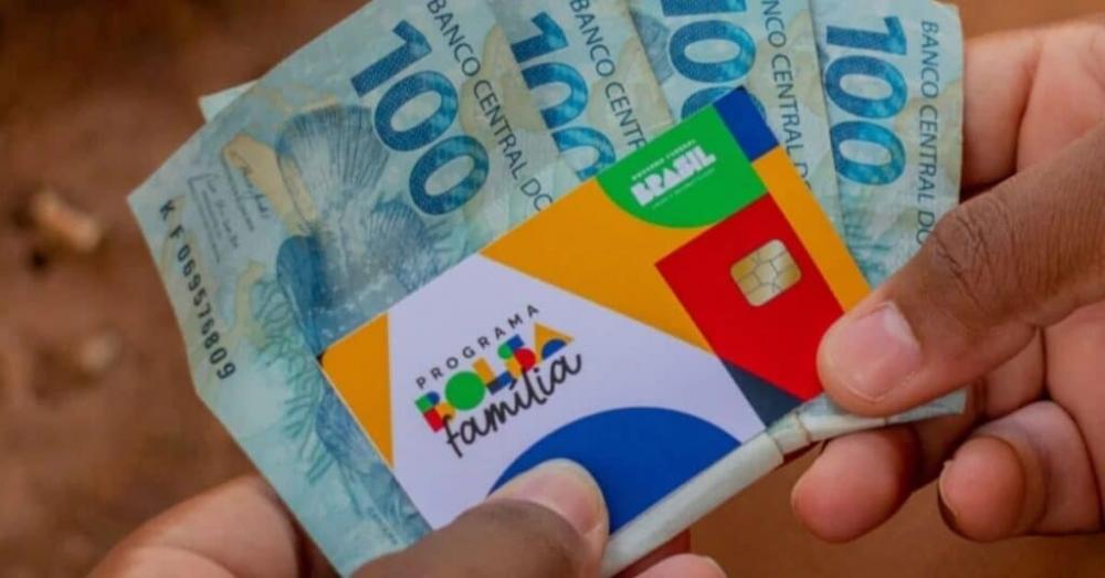 Brasileiros comemoram com esta notícia: Bolsa Família de abril: saiba quem recebe até R$ 1.002 e como consultar o valor