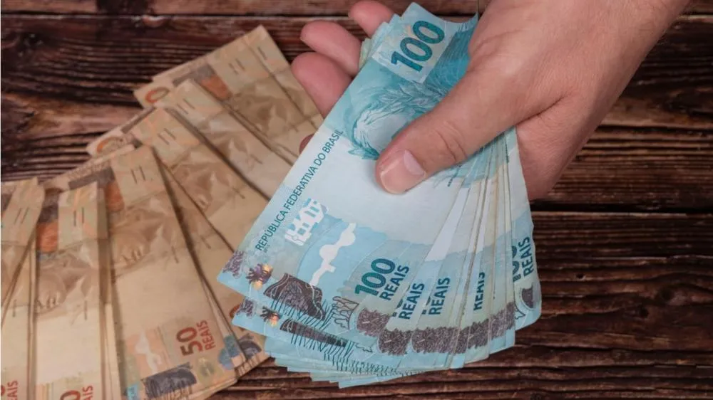 Idosos e Pessoas com Deficiência Recebem Até R$ 2.900: Veja Como Acessar!