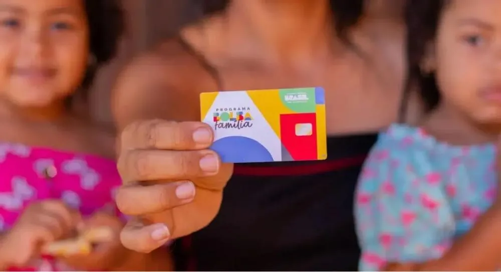 Auxílio Mãe Solteira de R$ 1.200 chega ao Bolsa Família em 2024: O que você precisa saber
