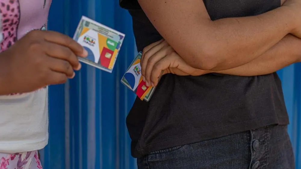 Governo Federal concede auxílio emergencial de R$ 720 via PIX para Famílias: Veja se você está na lista