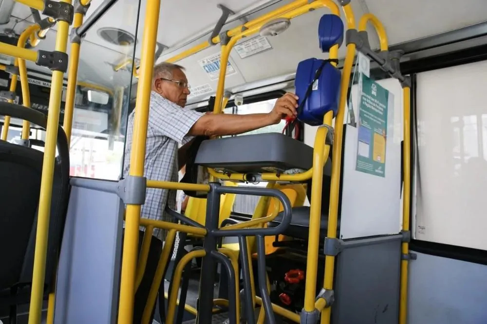 Lula anuncia novo cartão de ônibus para idosos a partir de 60 anos; veja como conseguir o seu!